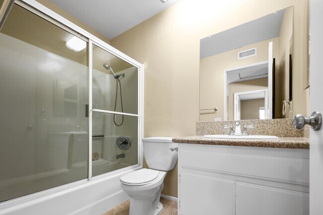 Building Photo - 1101 Golden Springs Dr
