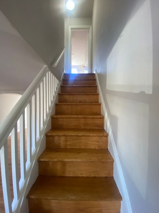 Building Photo - Desirable, Quaint 3/1 bath Beautiful Home in Upper Darby!