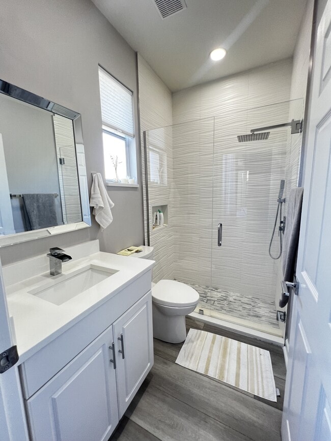 Building Photo - 14120 Reflection Lakes Dr