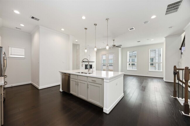 Building Photo - 4012 Centre Valley Ln