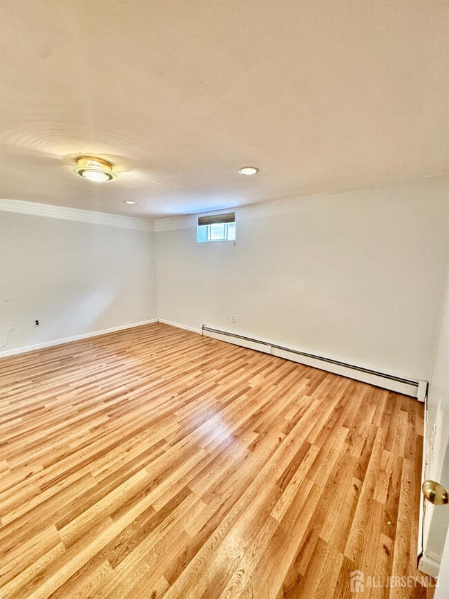 Building Photo - 323 Gill Ln