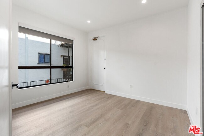Building Photo - 9191 Charleville Blvd
