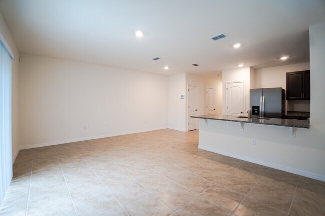 Building Photo - 2331 Gifford Dr
