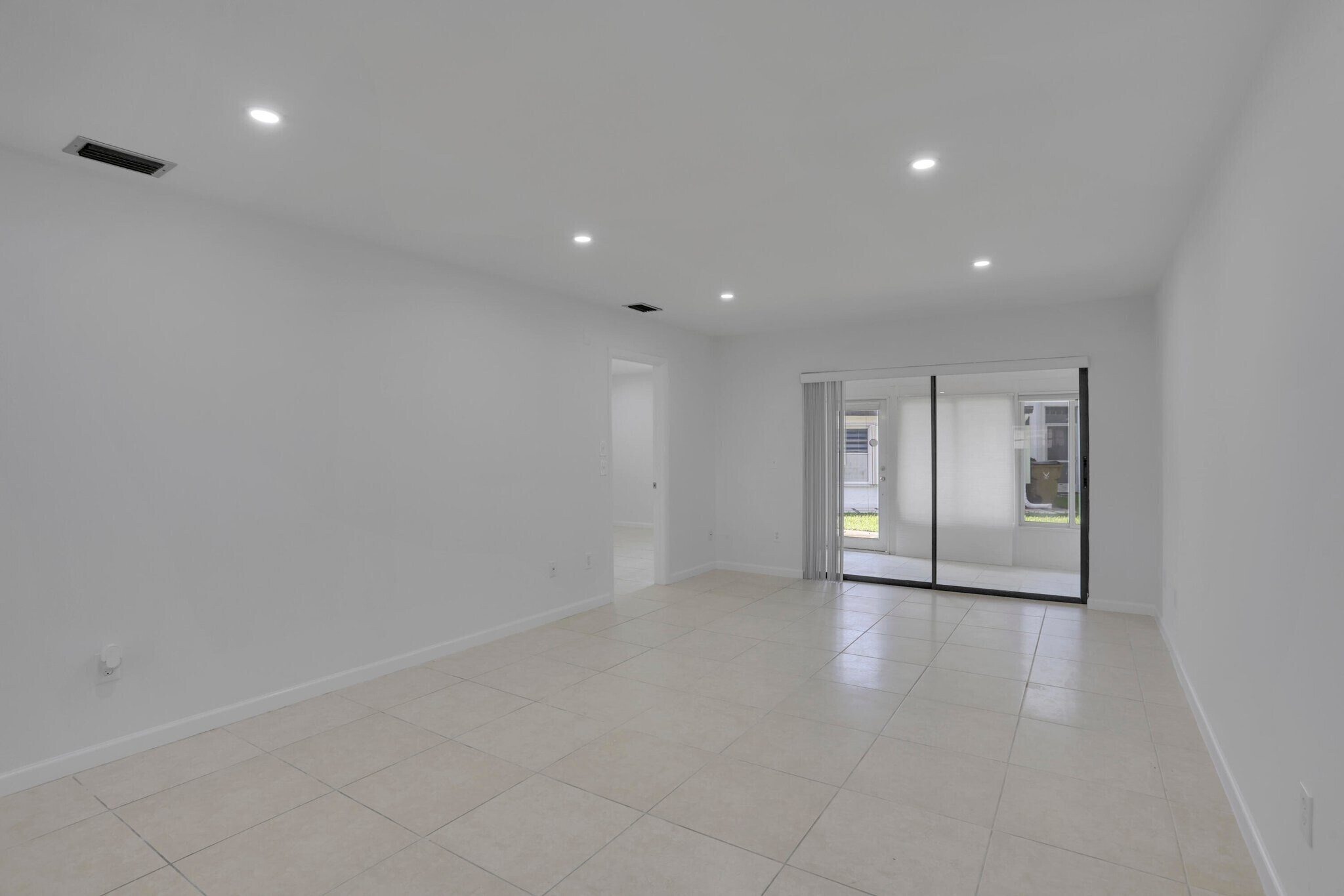 Building Photo - 315 NW 36th Ave