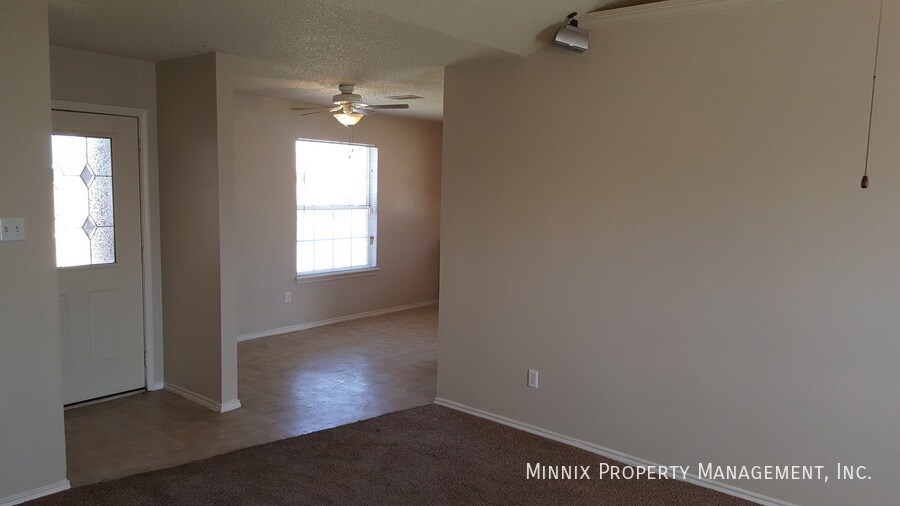 Building Photo - 2713 109th St