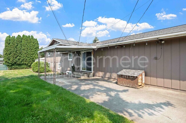 Building Photo - 906 S McDonald Rd
