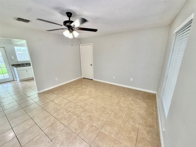 Building Photo - 16814 David Glen Dr