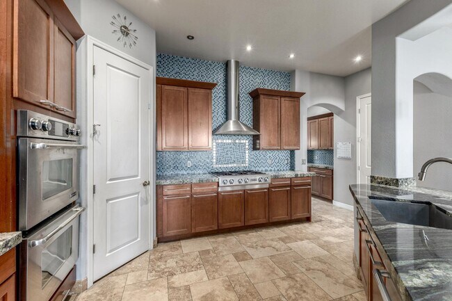 Building Photo - 27414 N 22nd Ln