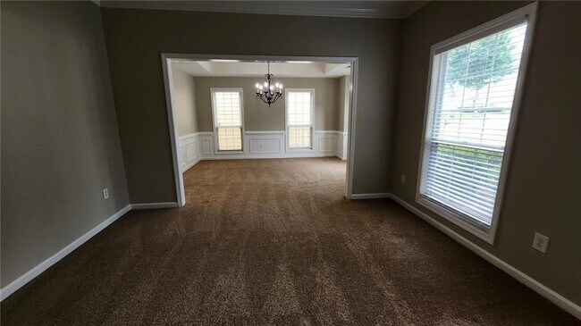 Building Photo - 7662 Forest Glen Way
