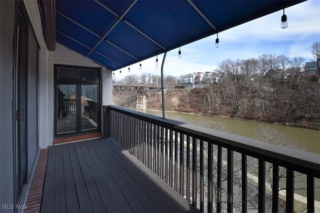 Building Photo - 19000 Lake Rd