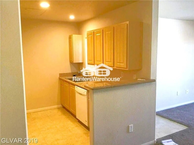 Building Photo - 8000 W Badura Ave