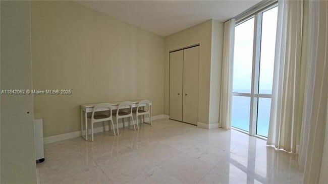 Building Photo - 15901 Collins Ave