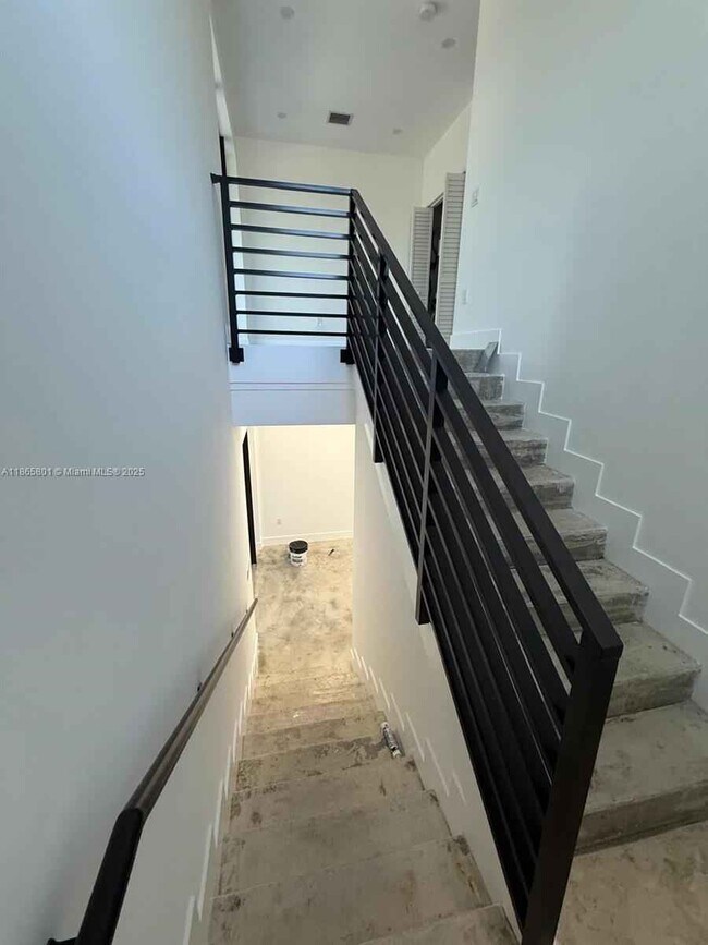 Building Photo - Northwest 99th Terrace, Miami, FL 33147 - 4 BR 3 BA townhouse