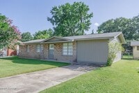 Building Photo - 3 Bed/1.5 Bath in Broadmoor School District