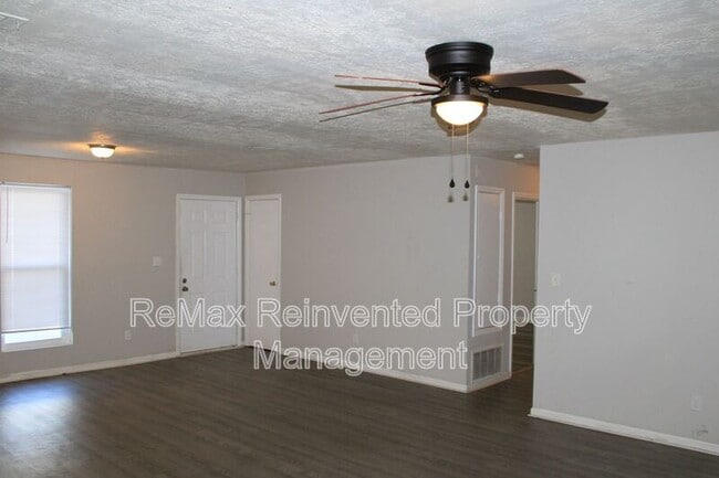 Building Photo - 3109 Jennifer Ct