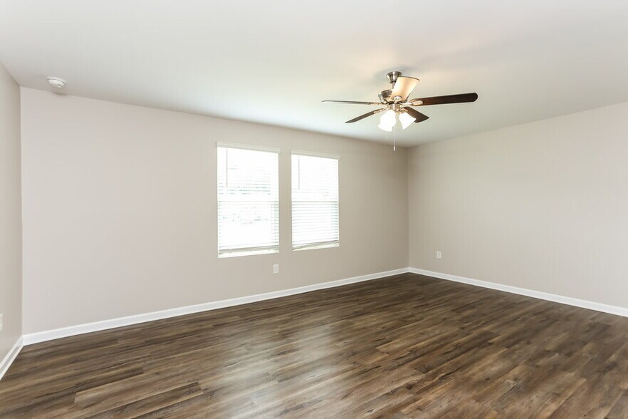 Building Photo - 3695 Place Dr