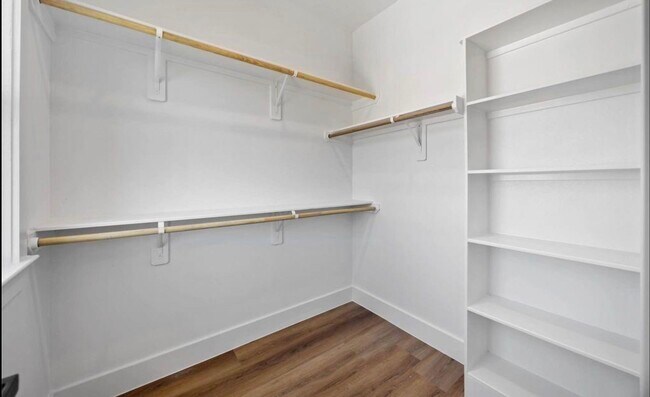 Building Photo - 4624 Mayflower St