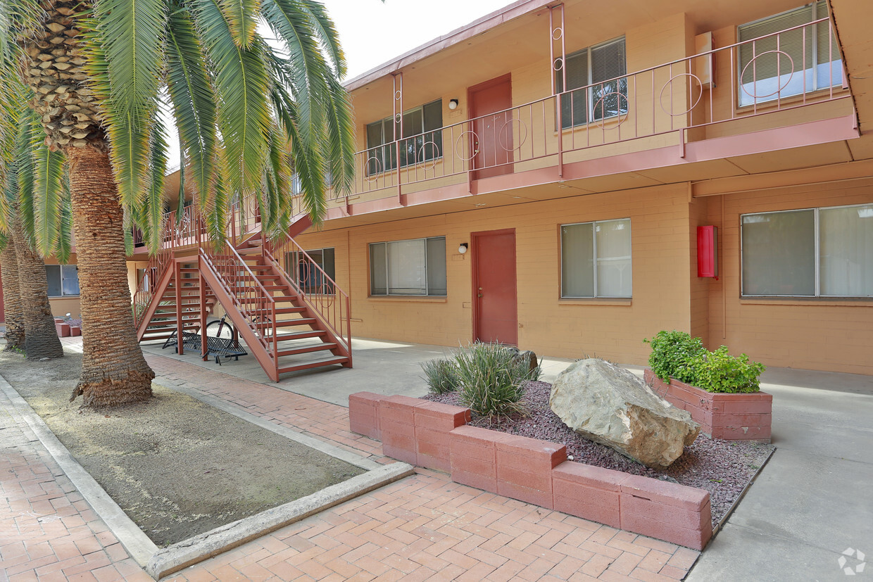 University Gardens Apartments Tucson Az Apartment Finder