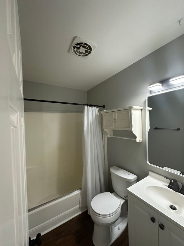 Building Photo - 1013 Glacier Dr