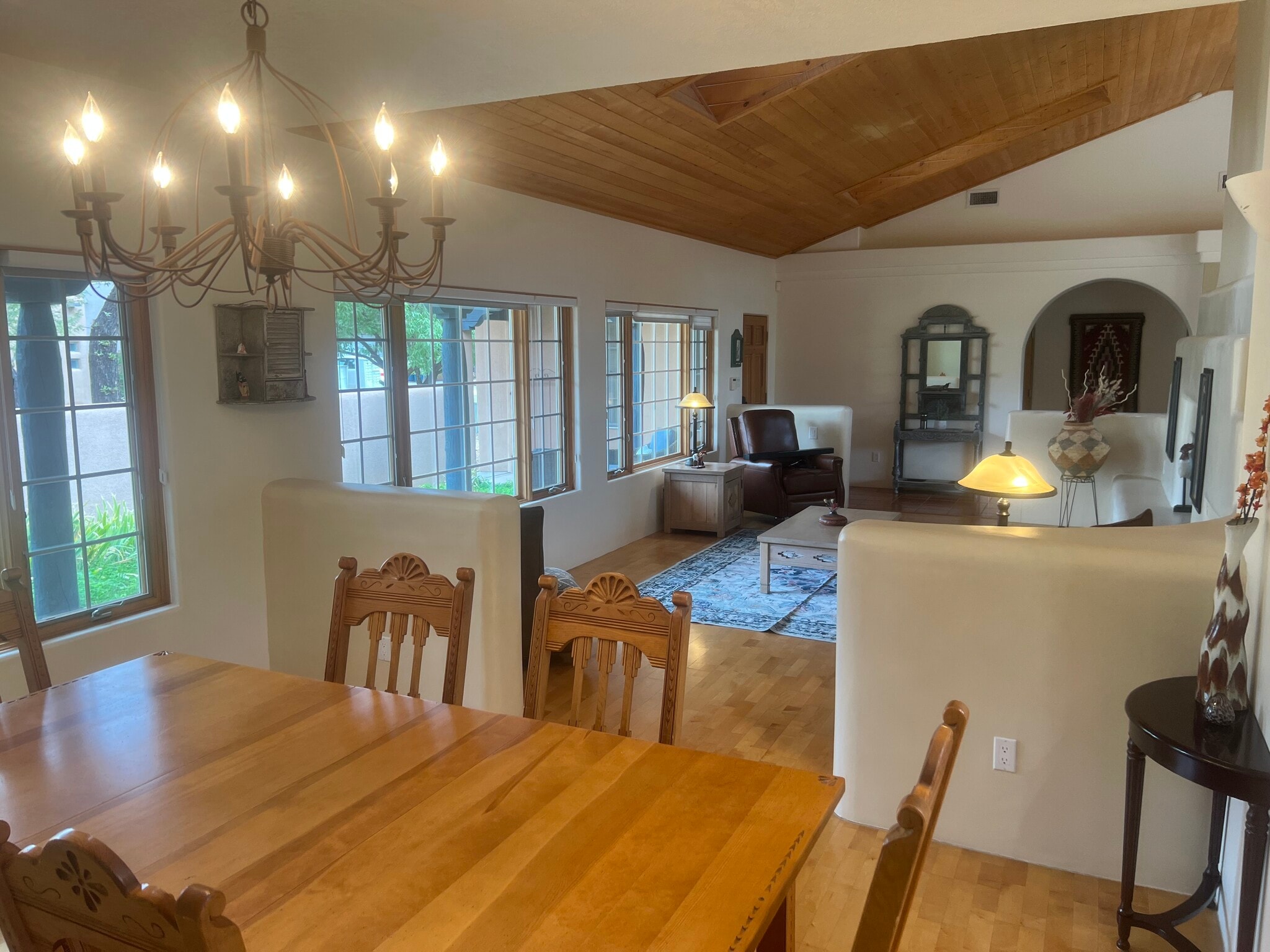 Building Photo - 2504 Griegos Pl NW