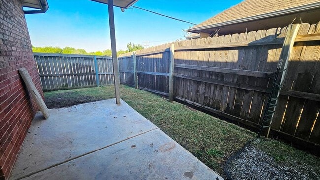 Building Photo - 17205 Cedar Dr