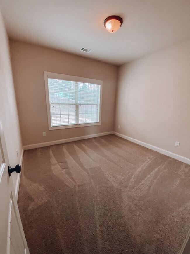 Building Photo - HOUSE FOR RENT!! MONROE GA