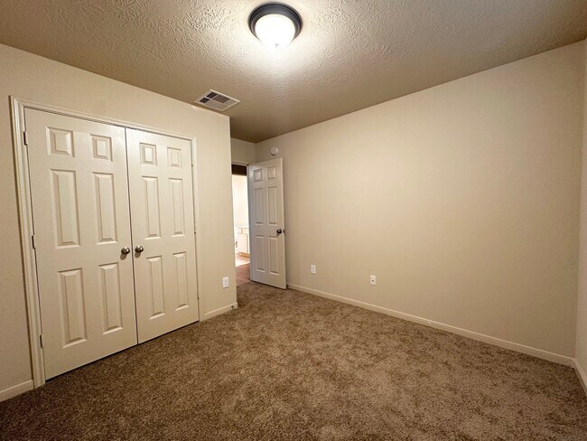 Building Photo - 2510 Avalon Lake Ln
