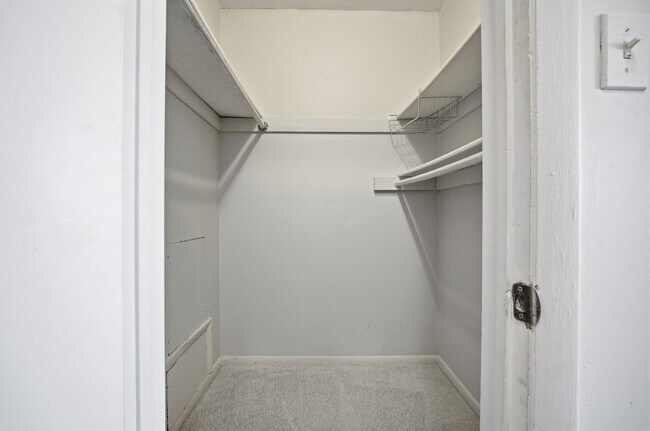 Building Photo - OPEN HOUSE SATURDAY THE 20TH 1PM-3PM! Three-bedroom, two-and-a-half bathrooms in Pembroke Meadows!