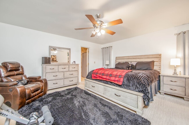 Building Photo - 28900 Deercroft Dr