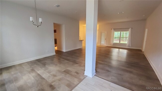 Building Photo - 23 Lone Pine St