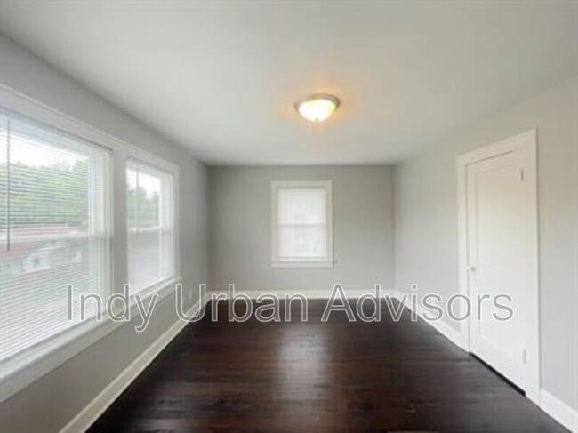 Building Photo - 916 E Tabor St