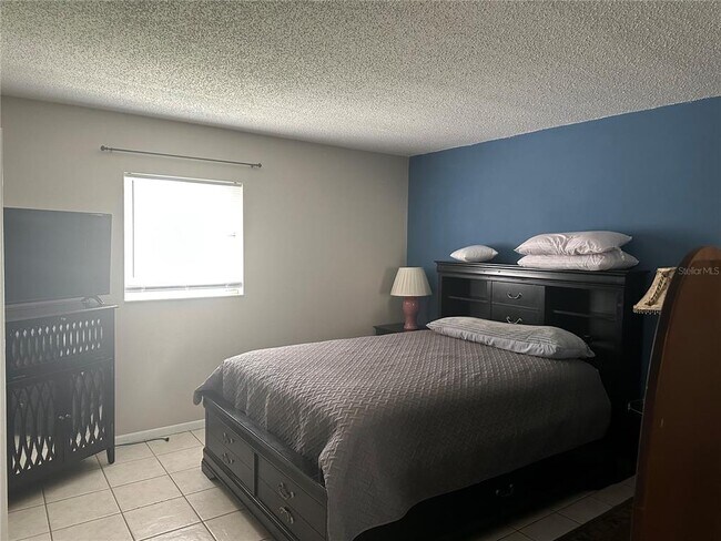 Building Photo - 5541 Bay Blvd