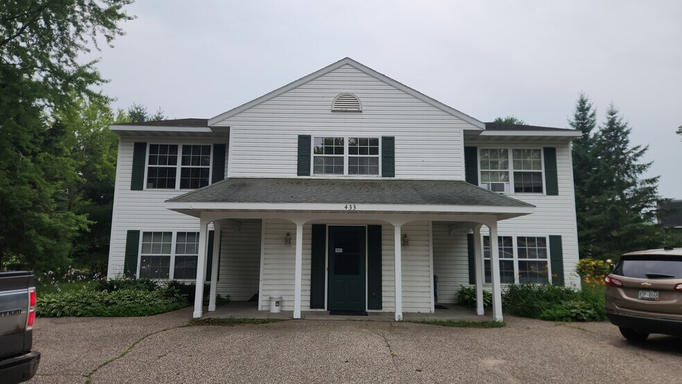 Building Photo - 433 Clinton Ct