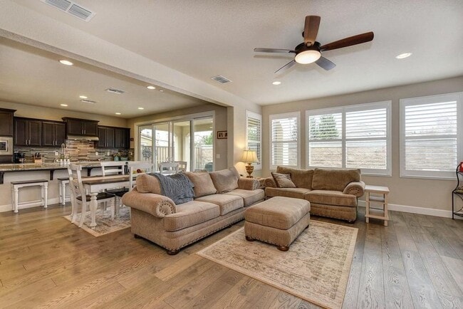 Building Photo - 5019 Verona Dr