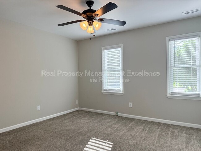 Building Photo - 2922 Glenridge Dr