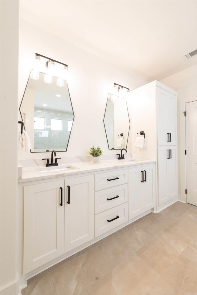 Building Photo - 141 Ridgeview Trl