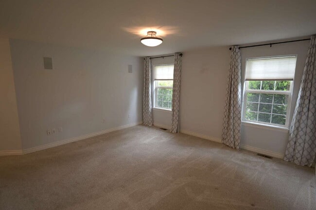 Building Photo - 3 bed 2 bath home near Carrie Blake Park, ...