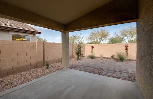 Building Photo - 1740 E Fontana Dr