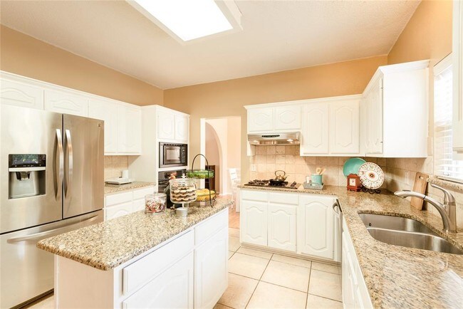 Building Photo - 5517 Vineyard Ln