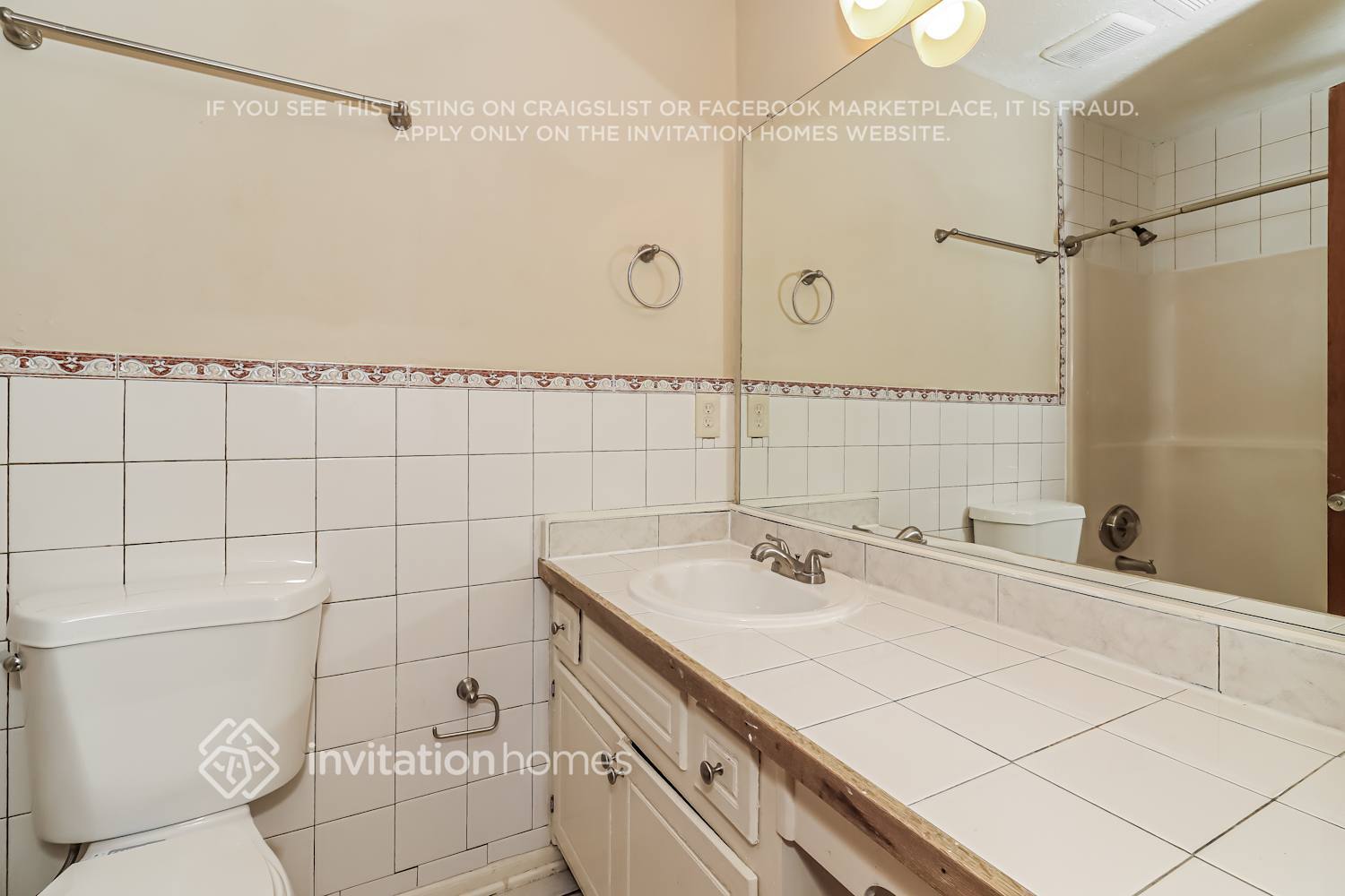 Building Photo - 3142 Country Lake Dr