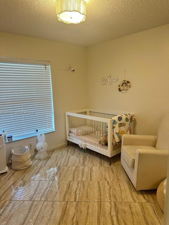 Building Photo - 4938 SW 33rd Way