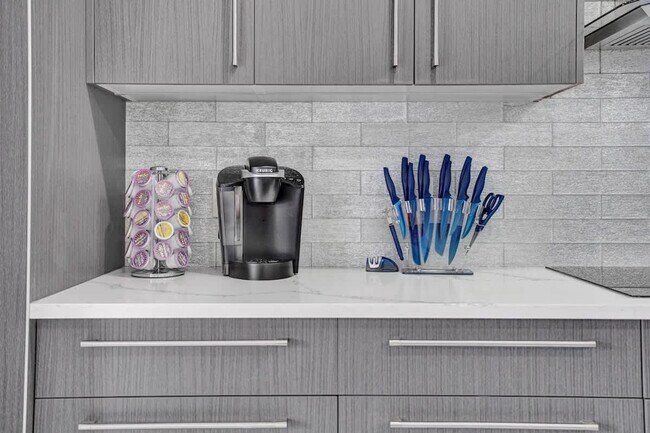 Building Photo - 1000 Diplomat Pkwy