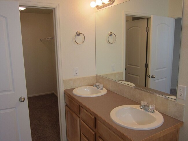 Building Photo - 514 San Juan Dr