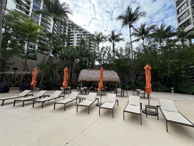 Building Photo - 540 Brickell Key Dr