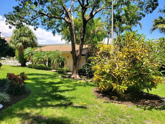 Building Photo - 1481 S Ocean Blvd