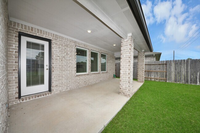 Building Photo - 1118 Hyde Lk Ln