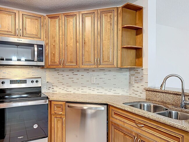 Building Photo - 2580 Grassy Point Dr