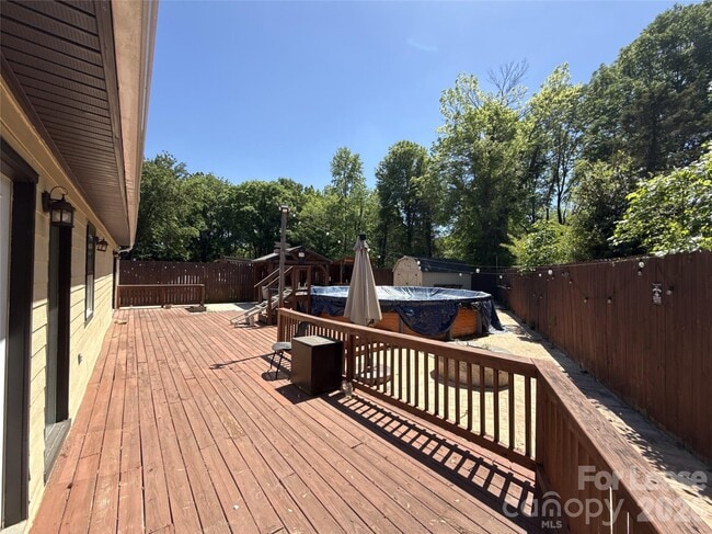 Building Photo - 6814 Pence Rd