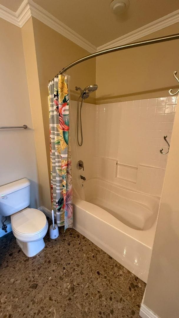 Building Photo - SPACIOUS 2-Bed, 2-Bath Condo WITH POOL, HO...