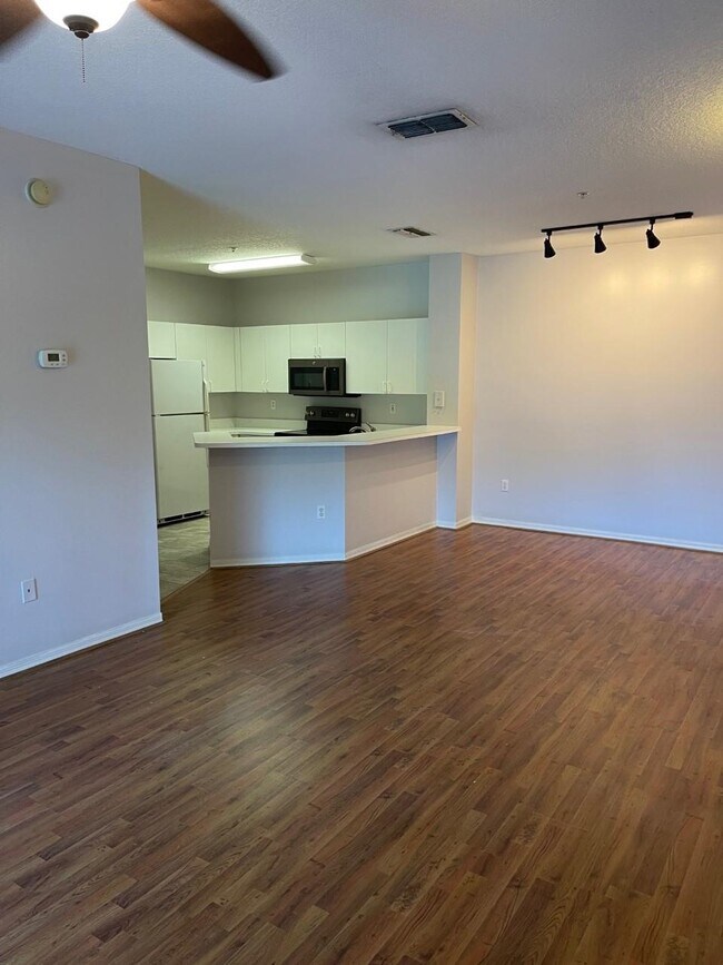 Building Photo - 510 Florida Club Blvd